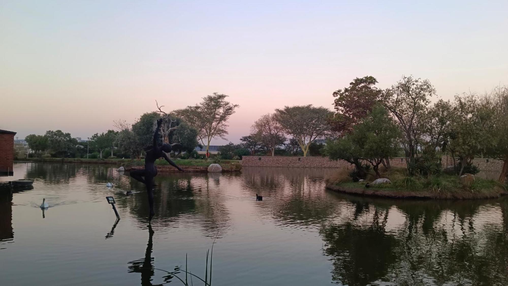 Riboville Boutique Hotel And Restaurant Midrand Exterior photo