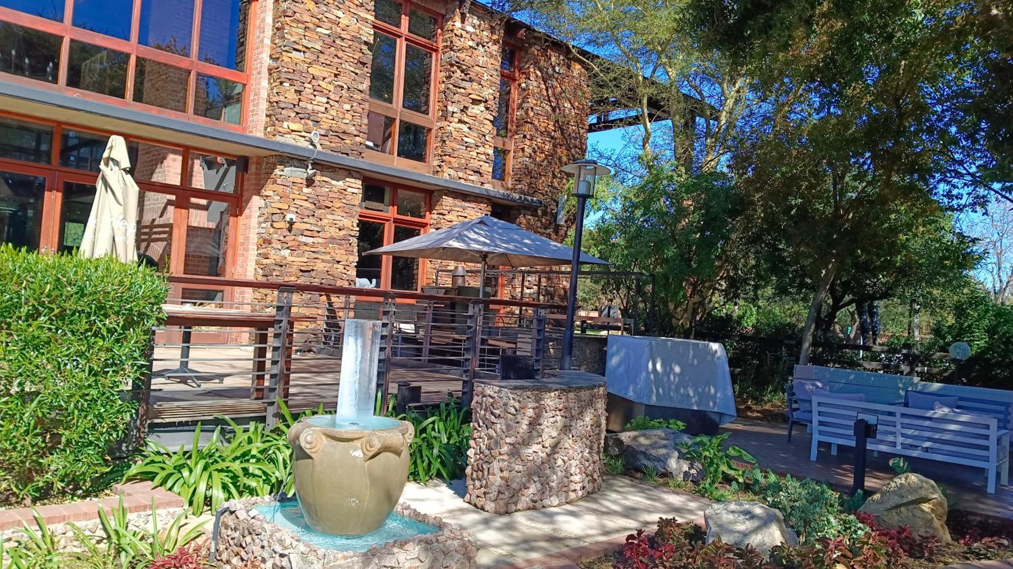 Riboville Boutique Hotel And Restaurant Midrand Exterior photo