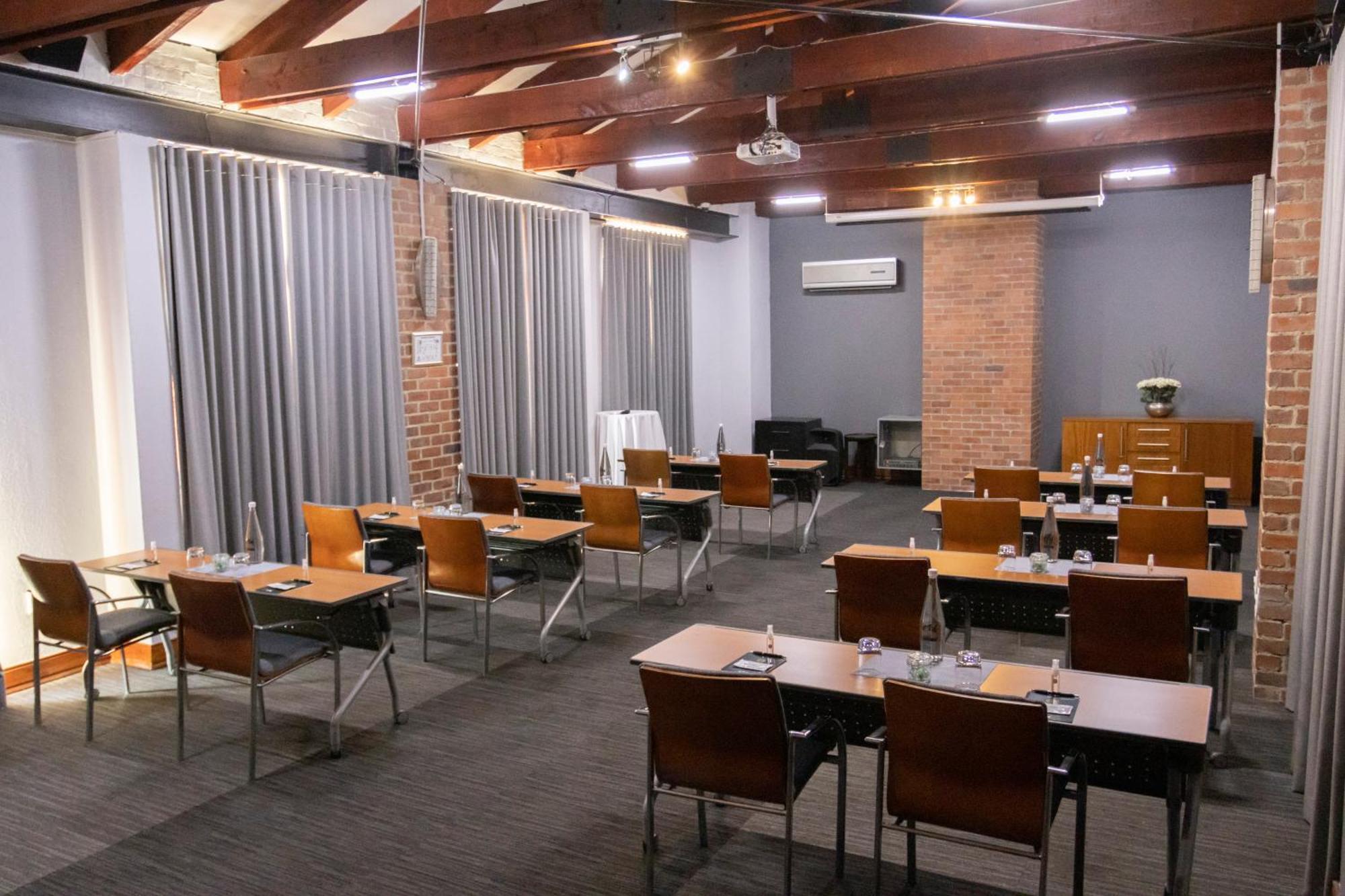 Riboville Boutique Hotel And Restaurant Midrand Exterior photo